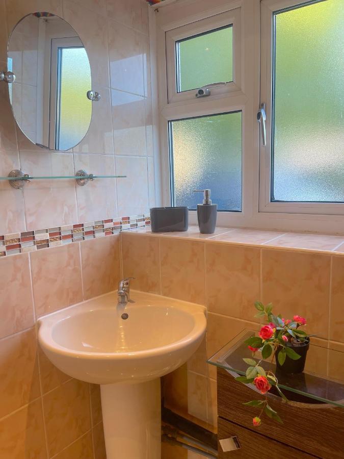 303 Alexandra Avenue Ha2 9Dx Apartment Pinner Ngoại thất bức ảnh